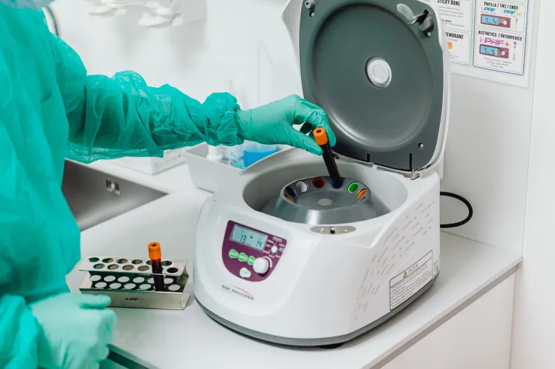 La ciencia al servicio de la belleza: cómo la biotecnología española está redefiniendo el cuidado ungueal de alta gama